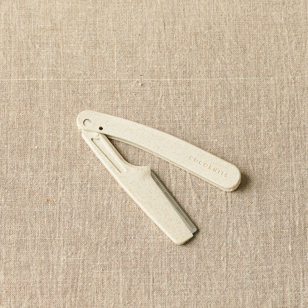 Cocoknits Sweater Care Collection - Fuzz Off Comb - Zoom Image