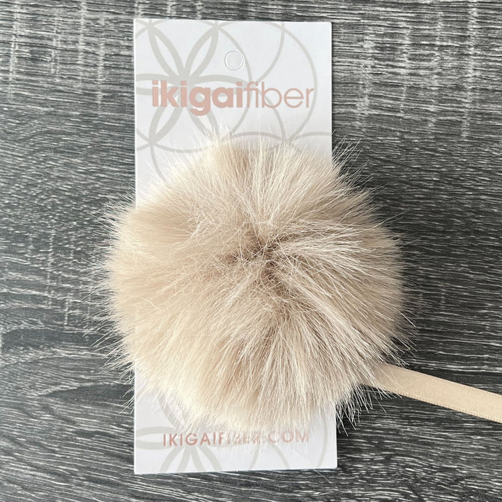 Ikigai Fiber Faux Luxe Pom Poms - Med Lux Beige - Extra Image