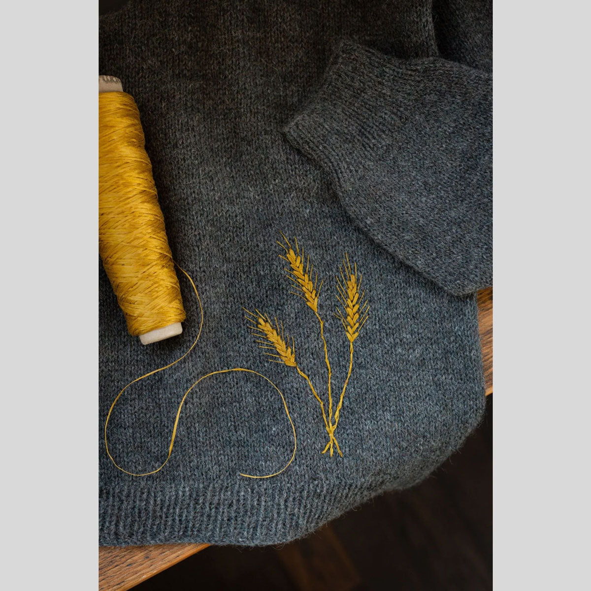 Laine Magazine Judit Gummlich Books - Embroidery on Knits - Extra Image