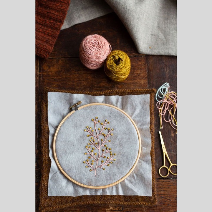 Laine Magazine Judit Gummlich Books - Embroidery on Knits - Extra Image