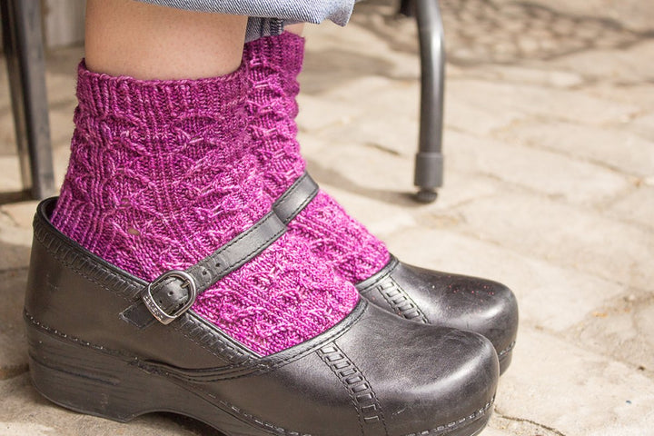 Leslie's Changeful Socks - Main Image 1
