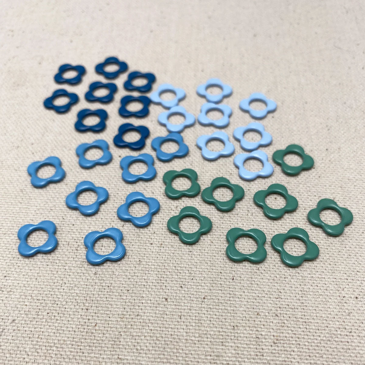 Allstitch Studio Seamless Stitch Markers - Small - Flower Cool Tones - Extra Image
