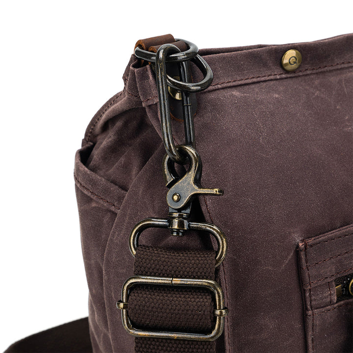 della Q Maker's Canvas Rucksack - Cocoa - Extra Image