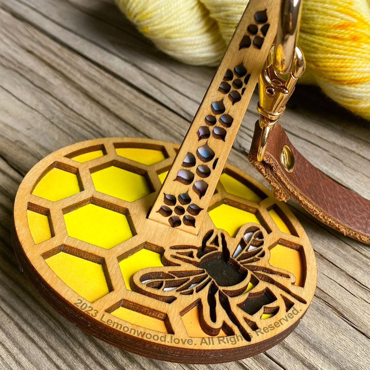 Lemonwood Not-so-Mini Minder - Large Honeybee - Extra Image
