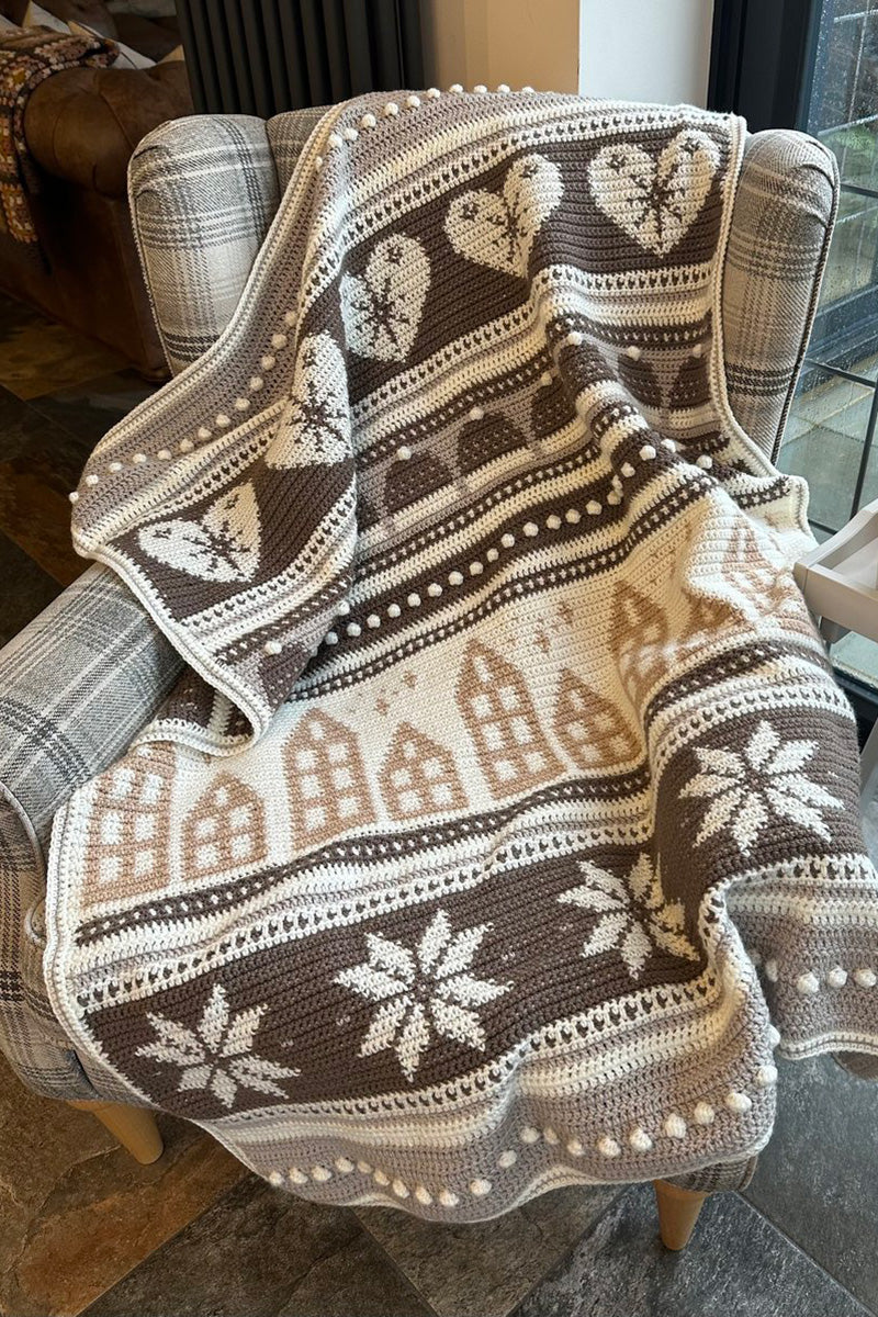 Hayfield Cosy Winter Wishes Blanket Kit - Extra Image