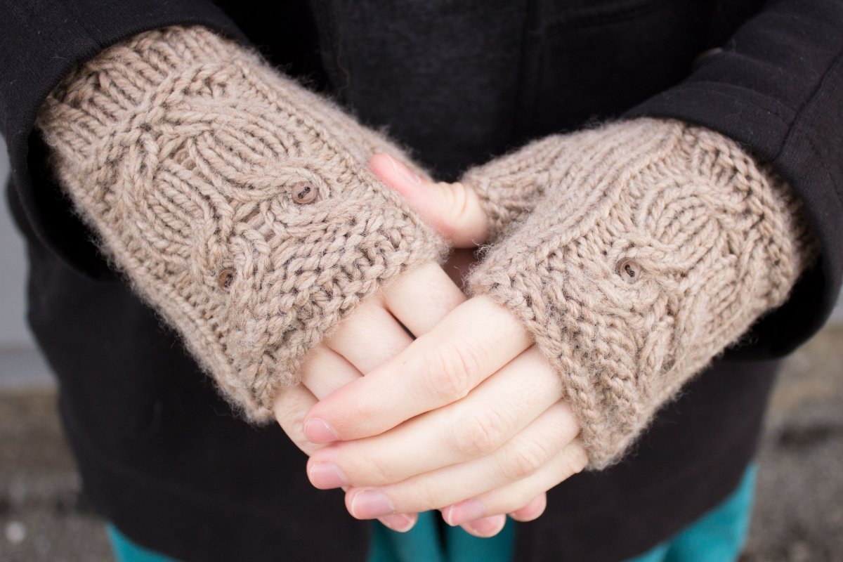 Diana's Owl Mitts - Main Image 4