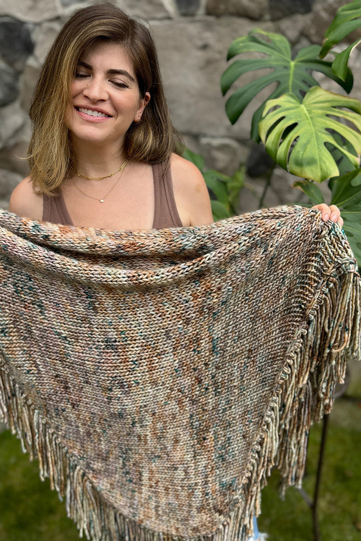 Madelinetosh Carrie Everyday Shawl Kit - Extra Image