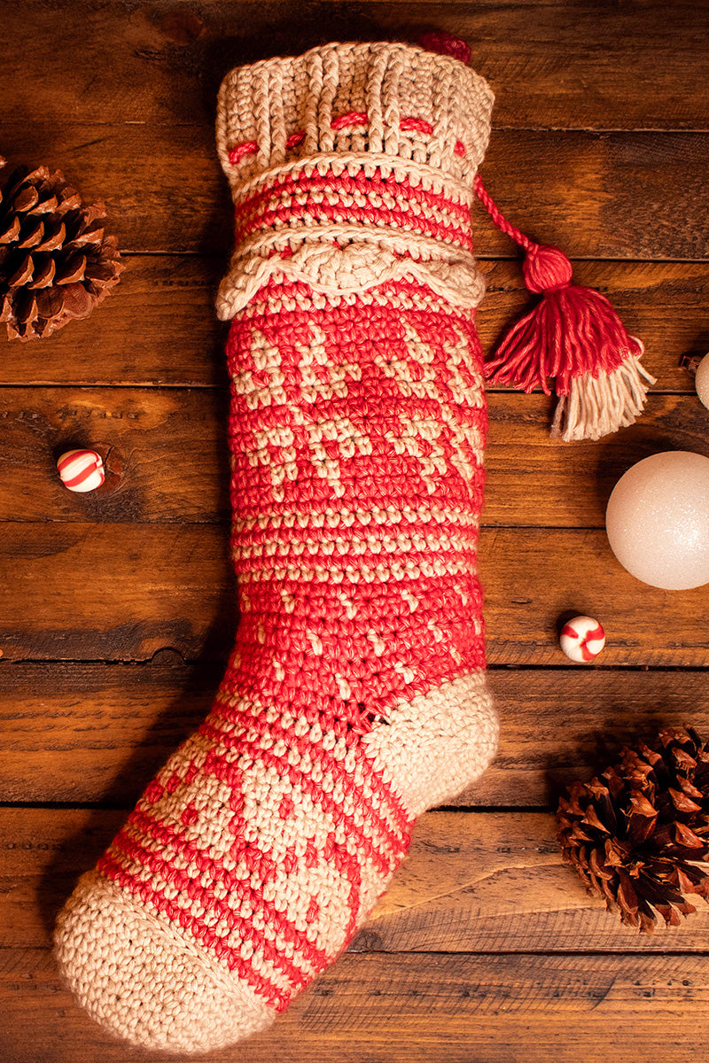 Scheepjes Snowfall Crochet Stocking Kit - Extra Image
