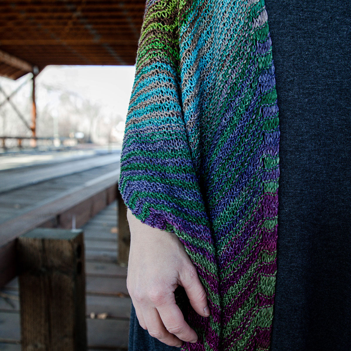 Laura's Urth Somber Shawl - Main Image 4