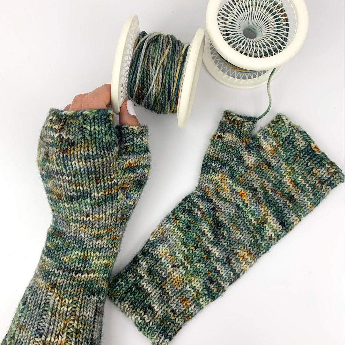 Laura's Friends Mitts - Main Image 2