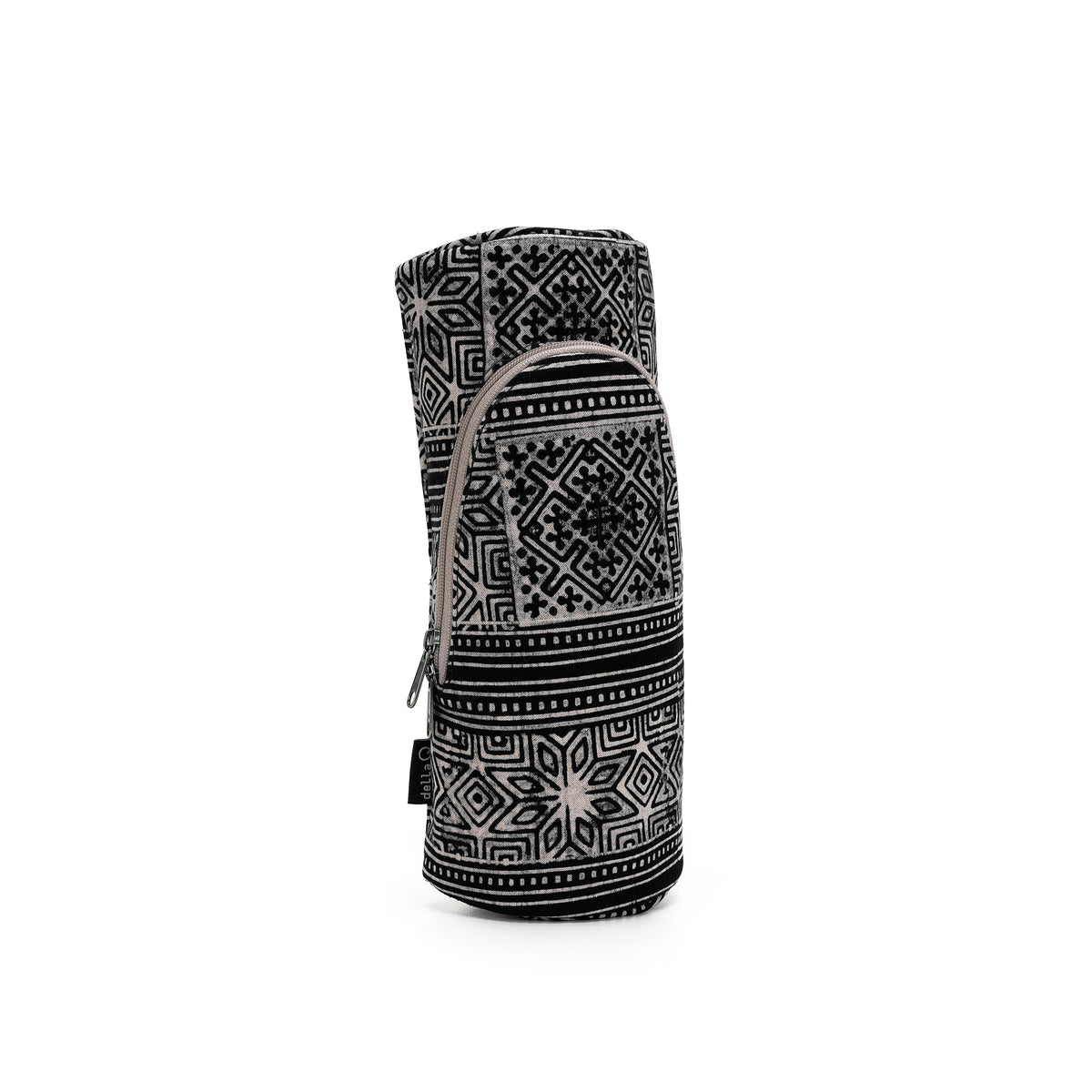 della Q Standing Needle Case - 600 - Batik
