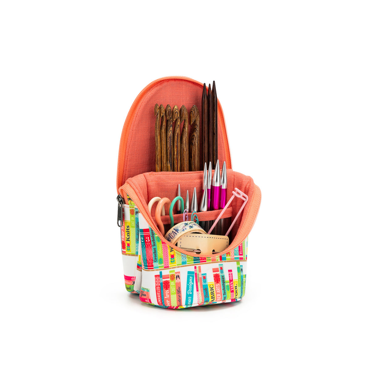 della Q Standing Needle Case - 600 - *Linen - Library - Coral
