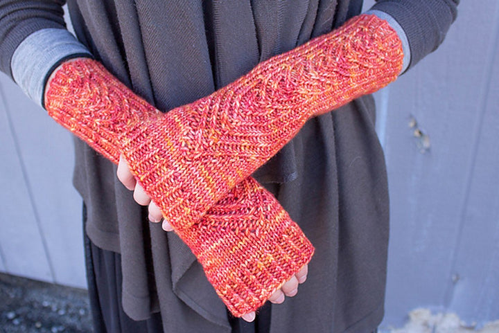 Renegade Knitwear Patterns - Arietis Mitts - PDF Download - Extra Image