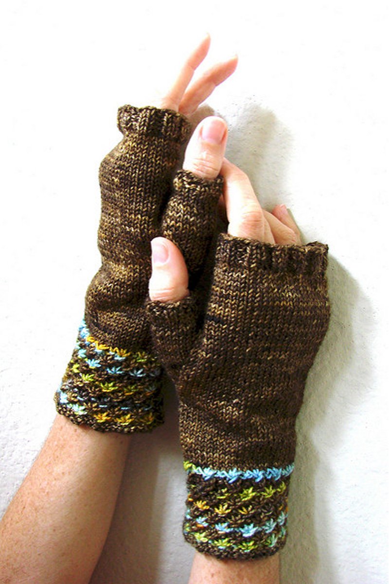 Madelinetosh Tosh Patterns - Daisy Mitts - PDF Download - Extra Image