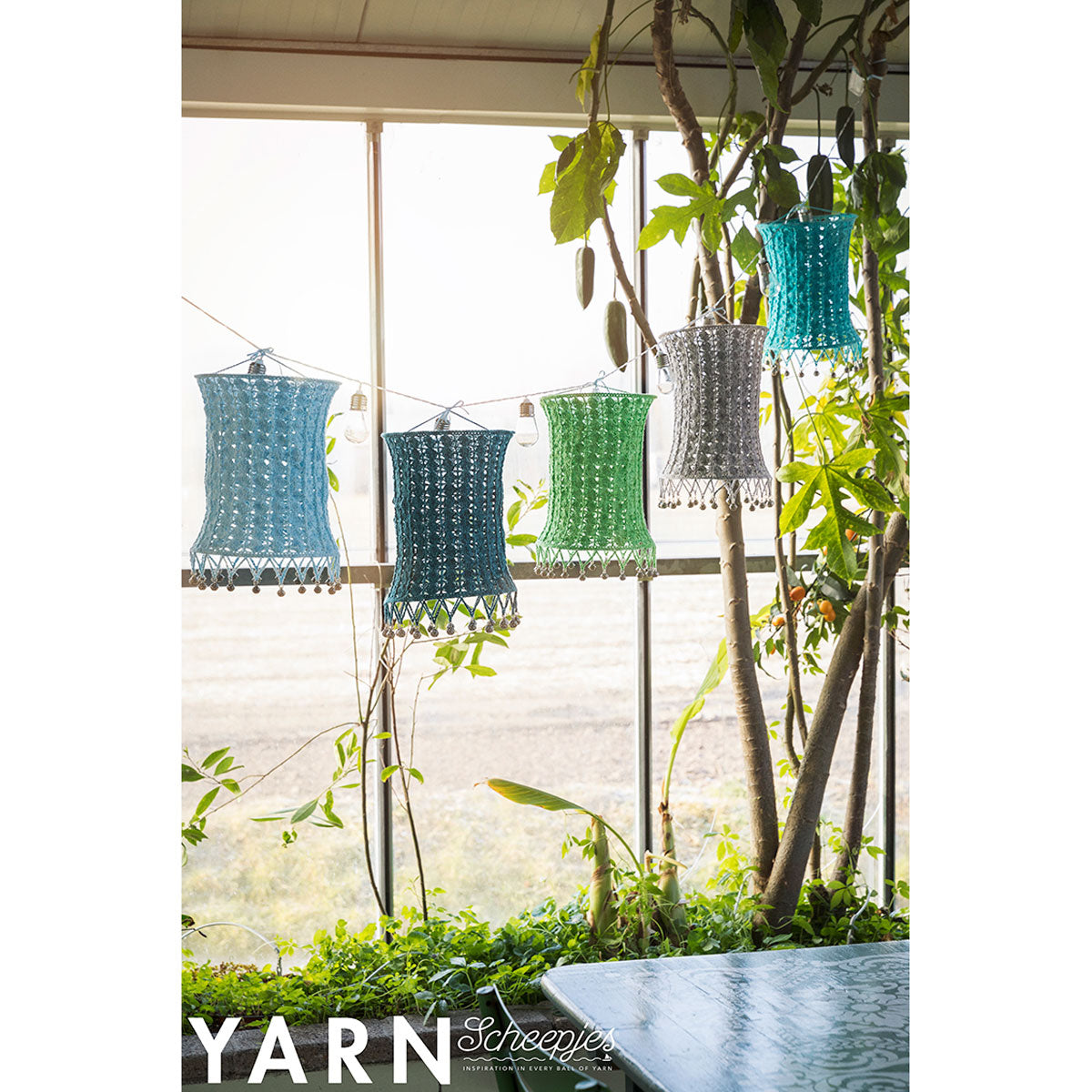 Scheepjes YARN Bookazine - Number 5 - Woman - Extra Image