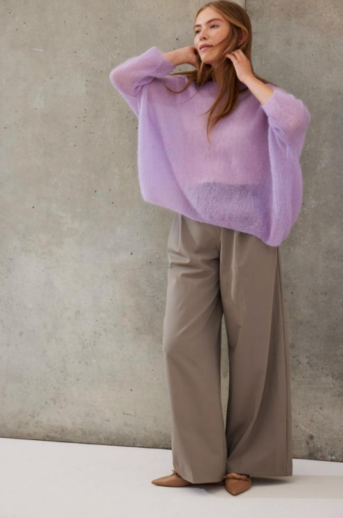 Lana Grossa Lookbook 18 Patterns - 28 Batwing Top - PDF Download
